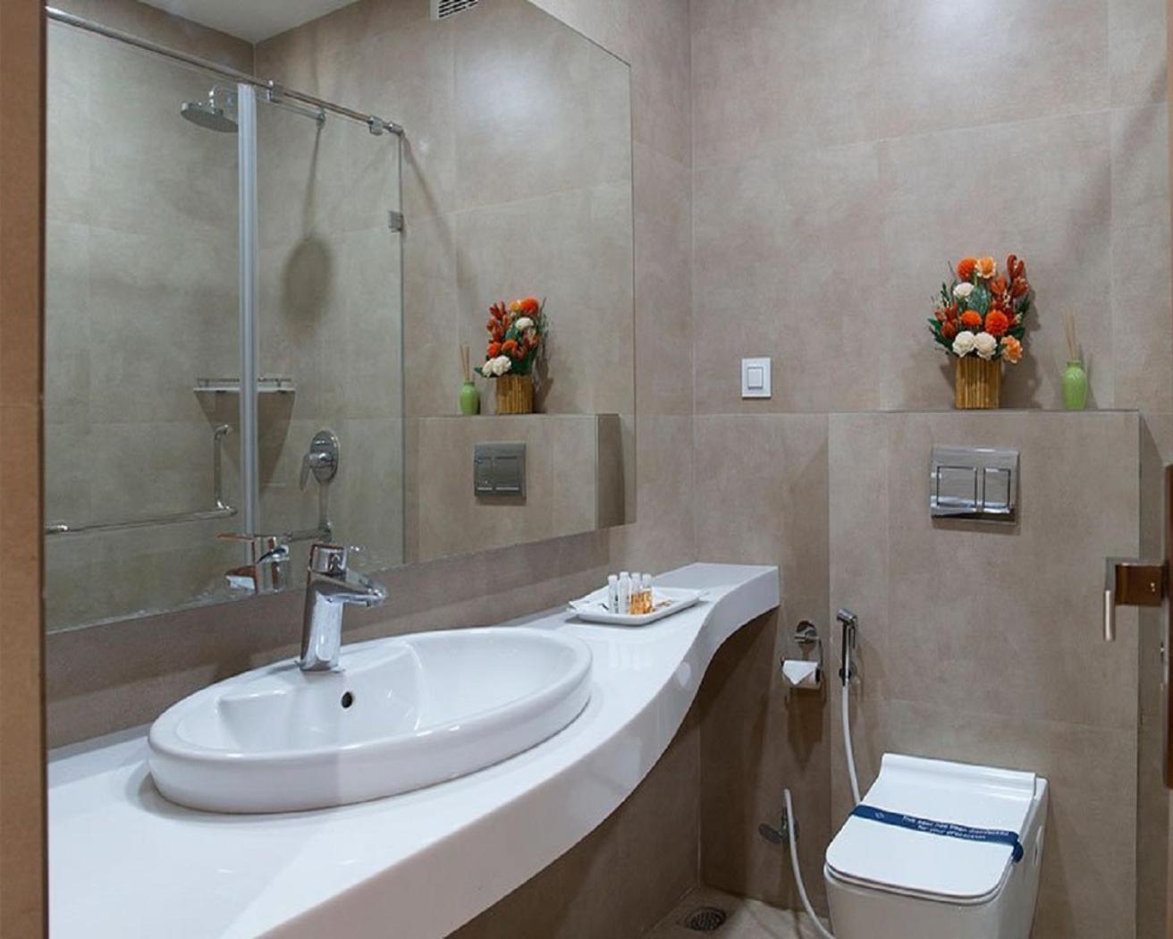 Hotel Linda Suites Near International Airport By La Casa Ню Делхи Екстериор снимка